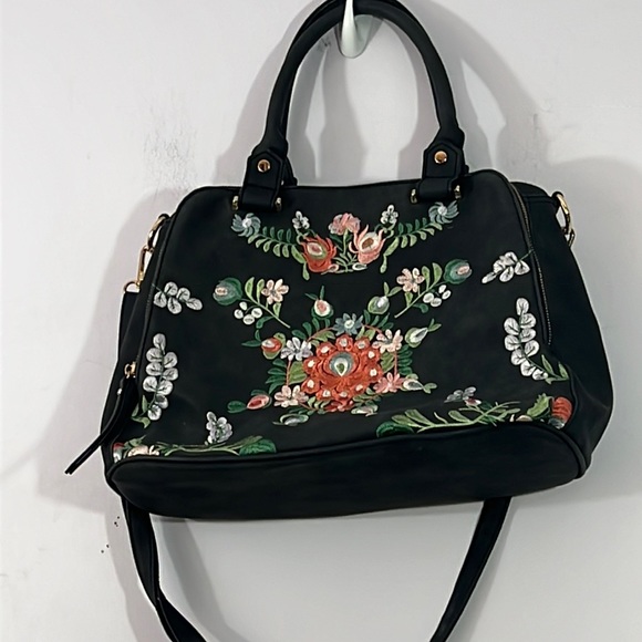 Waterproof embroidered handbag, 3 zippered compartments, shoulder strap - Picture 1 of 5
